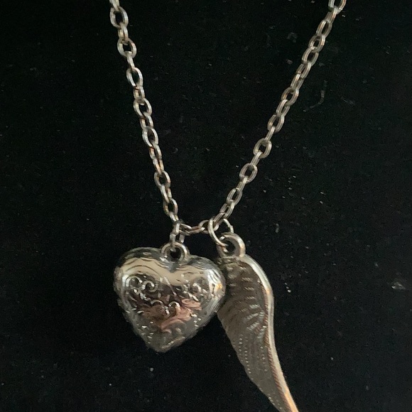 Puffed Heart Angel Wing Necklace - Picture 2 of 3